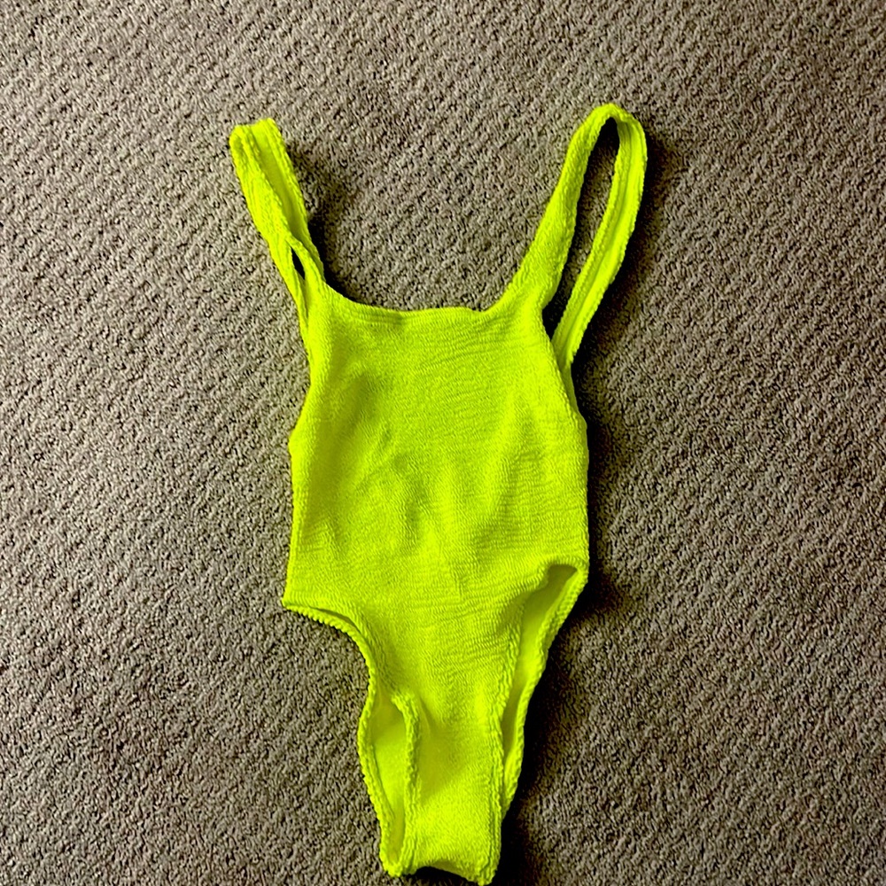 Brand new ! Bright color
